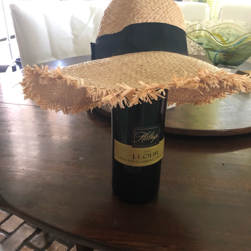 KATE SPADE FRINGE STRAW HAT.